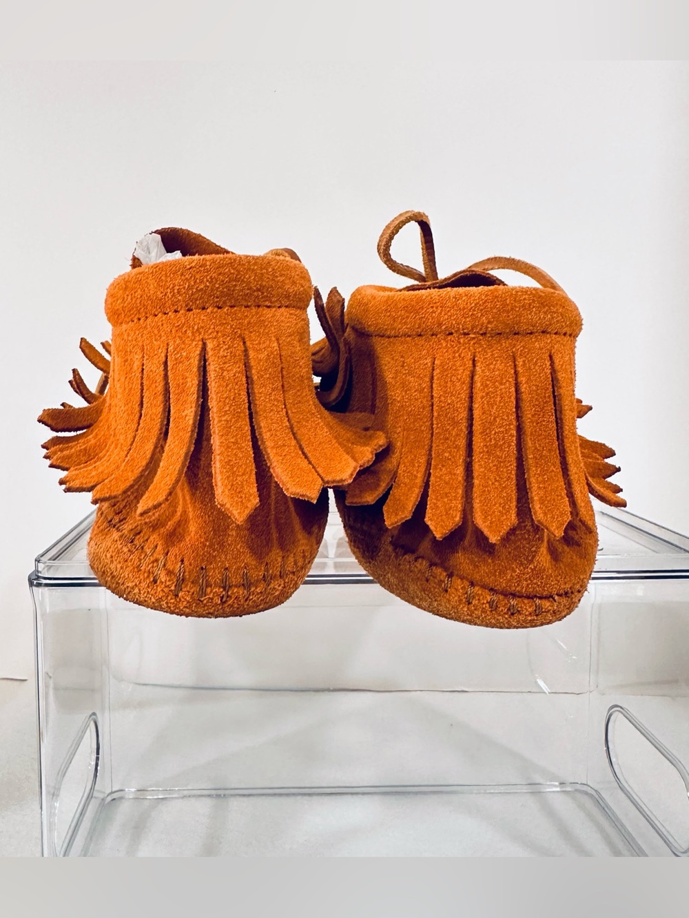 Minnetonka Women's Classic Fringe Leather Soft Sole Bootie Moccasin Fits like 9 - Picture 5 of 14